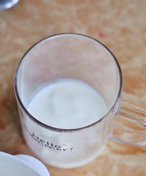 教你制作美味椰香抹茶酸奶杯（健康又清爽，轻松DIY椰香抹茶酸奶，美味解暑！）-第2张图片-美味行家
