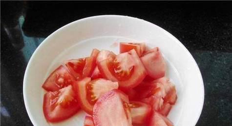 以西红柿黄瓜生饮，打造健康生活方式（营养丰富，味道美妙，让你爱上生饮）-第3张图片-美味行家