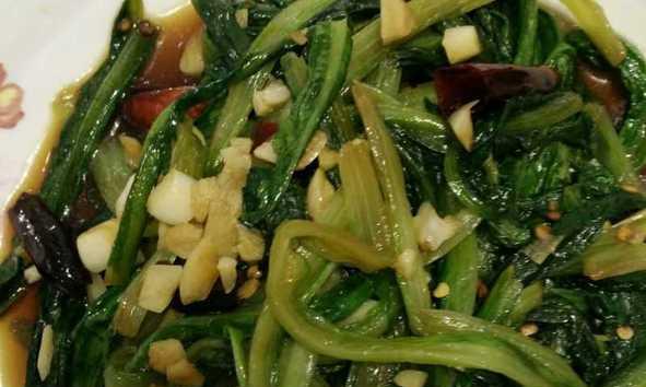 让味蕾尽情舞动——油泼油麦菜蒜香的做法（美食诱惑，唯有这一道）-第1张图片-美味行家