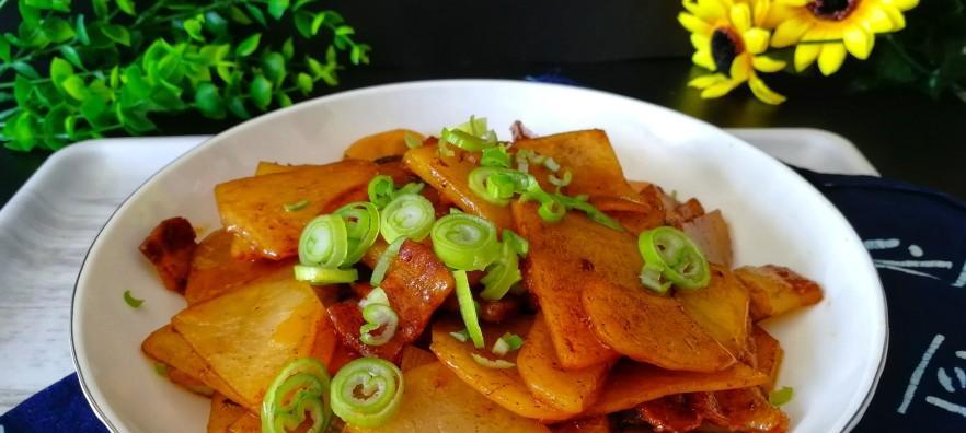 教你轻松做出无敌下饭的香辣土豆片（美味又下饭，做法简单易学，）-第2张图片-美味行家