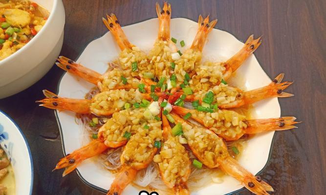 美味诱惑，蒜香开背粉丝虾！（用料简单，制作方便，鲜香味美，让你欲罢不能。）-第3张图片-美味行家