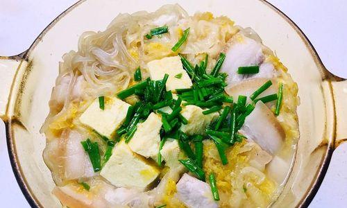 版酸菜白肉的制作方法（用的方式，享受经典美食）-第2张图片-美味行家