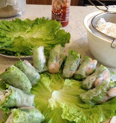 自制越南风味春卷（从选材到卷制，尽在掌握；让你的厨艺更上一层楼！）-第2张图片-美味行家