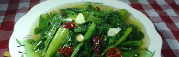 以素扒油麦菜为主题的做法（健康美味的素菜佳肴）-第1张图片-美味行家