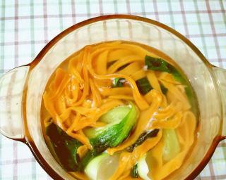 营养满分的南瓜汤面（用南瓜的自然甜味营造美味汤面）-第1张图片-美味行家