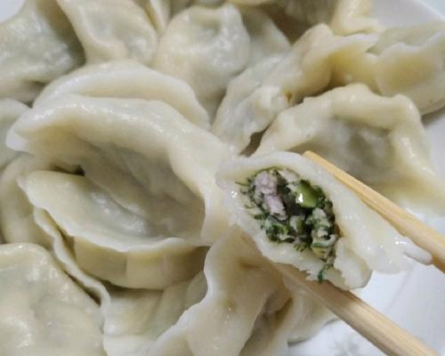 猪肉茴香蒸饺，口感鲜美，做法简单易学（传统美食的现代改良，茴香与猪肉的完美结合）-第1张图片-美味行家