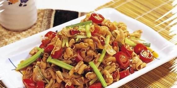 双椒炒鸭肠，美味又健康（家常美食，营养丰富的健康选择）-第2张图片-美味行家