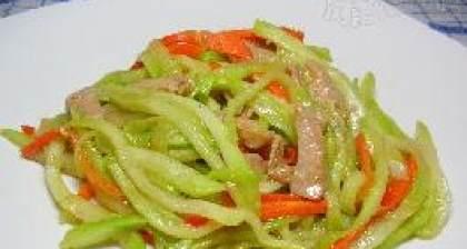 美味家常菜——鱼香佛手瓜（清爽可口的佳肴，让你回味无穷）-第1张图片-美味行家