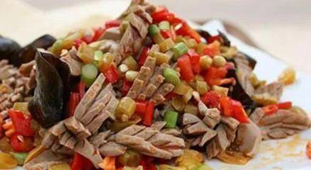 美食制作艺术——云耳炒腰花（传统美味口感升级，健康鲜美营养双丰收）-第2张图片-美味行家