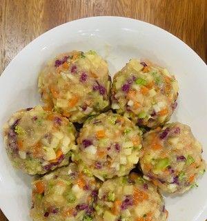 做出美味可口的蔬菜肉丸（做法简单易学，营养又美味！）-第2张图片-美味行家