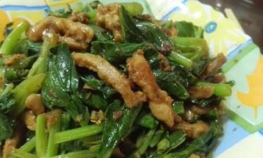 肉丝炒芥兰，营养又美味（家常美食，健康又经典）-第1张图片-美味行家