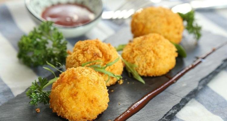 美味可口的虾球红萝卜心（以红萝卜为心，以鲜虾为球，这样的美食你一定不能错过！）-第2张图片-美味行家