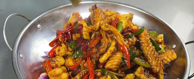 香辣鱿鱼西葫芦的制作方法（口感鲜美，营养丰富，解暑消食的夏日佳品）-第1张图片-美味行家