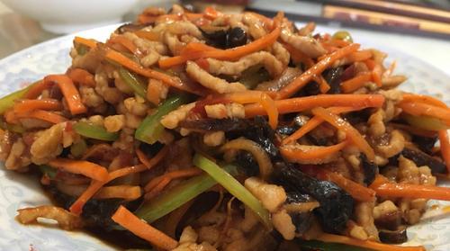 无辣版鱼香肉丝的做法（清爽不刺激的家常美食）-第1张图片-美味行家