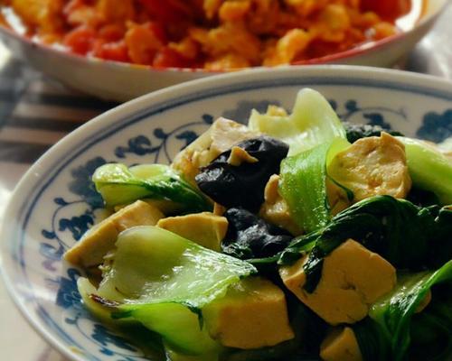 清爽美味的油菜豆腐炒肉做法（简单易学，健康美食）-第3张图片-美味行家