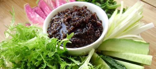 美味健康的小葱蘸酱菜（一份独特的风味，带给你舌尖的美妙体验）-第2张图片-美味行家