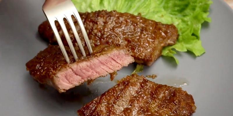 手把手教你做美味牛排（15个简单步骤，让你轻松掌握牛排的烹饪技巧）-第3张图片-美味行家