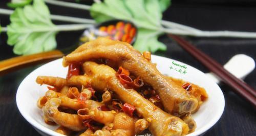 香辣凤爪的制作方法（一口咬下去，满口的美味；辣爽而不腻的香辣凤爪制作方法）-第2张图片-美味行家