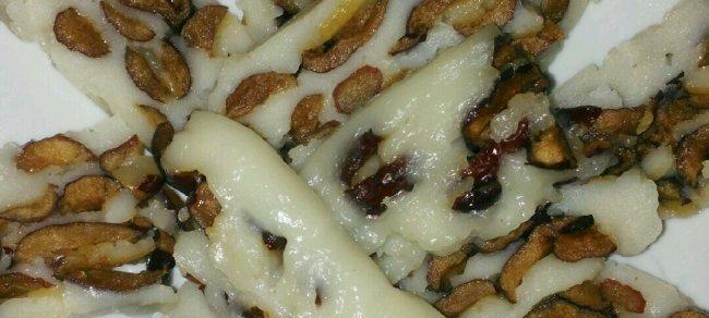 手把手教你制作双色芝麻糯米糕（以糯米为主料，美味可口的传统小吃；）-第3张图片-美味行家