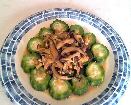 香菇烧丝瓜的做法（精选食材，健康美味；一道好菜，让你欲罢不能）-第1张图片-美味行家