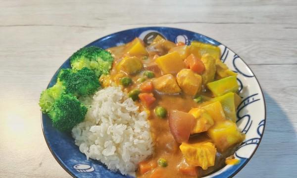 「日式鸡肉咖哩」的制作方法（快速简单的家庭料理）-第3张图片-美味行家