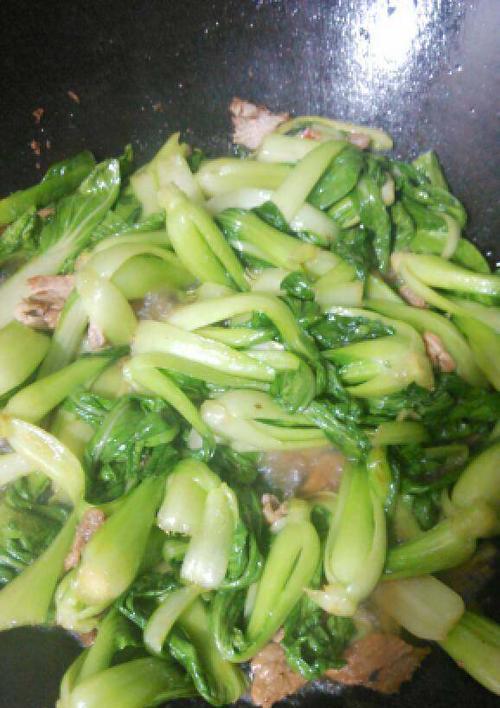 以蟹棒断小油菜，美味轻松享受（创意美食）-第2张图片-美味行家