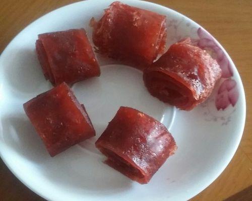 手工制作山楂果酱，享受健康美味（山楂果酱的制作方法和注意事项）-第1张图片-美味行家