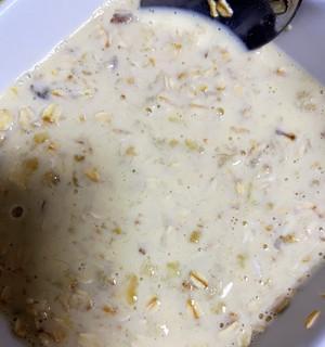 营养美味，香蕉坚果烤燕麦（健康早餐的新选择，快速营养美食）-第2张图片-美味行家