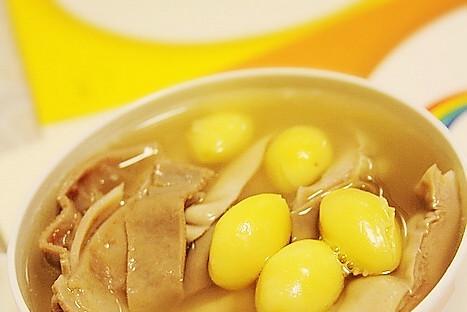 养颜白果汤，轻松美容（以白果汤为主料的养颜汤品，让你从内而外散发美丽光彩。）-第1张图片-美味行家