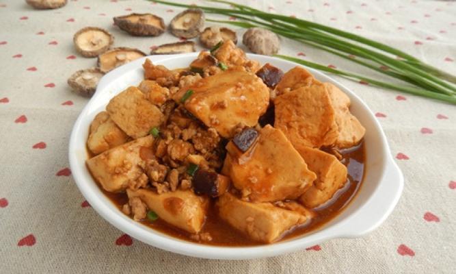 香菇烧豆腐——美味健康的素食佳肴（美味的素食菜谱，营养丰富的健康餐）-第2张图片-美味行家