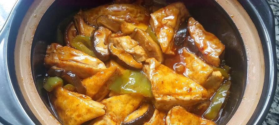 香菇烧豆腐——美味健康的素食佳肴（美味的素食菜谱，营养丰富的健康餐）-第3张图片-美味行家