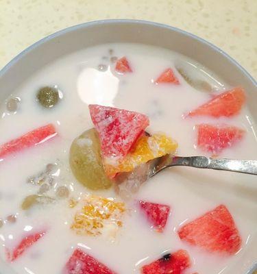 小汤圆绿西米露的制作方法（传统美食新创意，汤圆与西米的完美结合）-第2张图片-美味行家