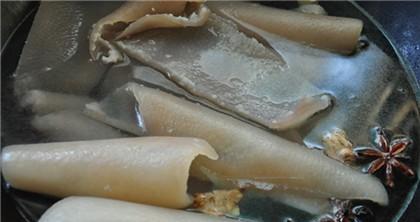 三色皮冻的制作方法（传统美食，口感鲜美）-第3张图片-美味行家