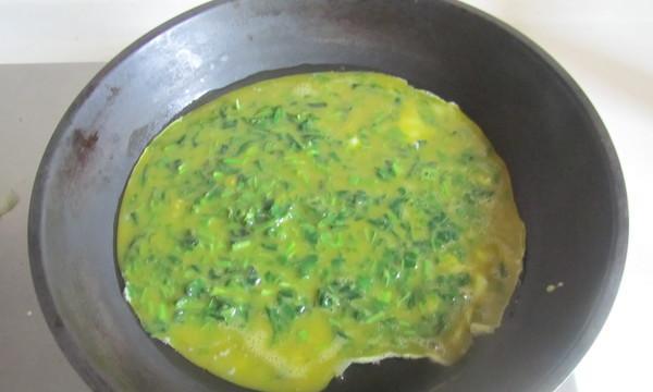 美味营养的香椿鸡蛋玉米饼-第1张图片-美味行家