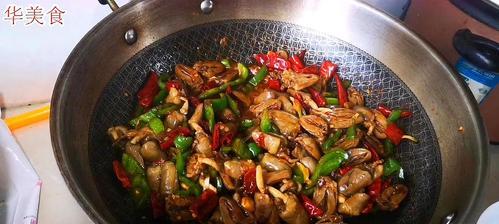 双椒炒鸡心的做法（一道美味又健康的家常菜）-第3张图片-美味行家
