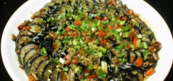 五彩黄金卷，烹制中的美食艺术（精选多种食材，味道丰富，健康又美味）-第1张图片-美味行家