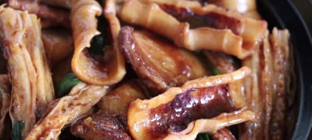 如何用鱿鱼烧五花肉做出美味佳肴（烹饪五花肉的技巧和步骤详解）-第2张图片-美味行家