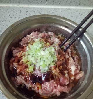 品尝美食，学做生煎灌汤馄饨（一步步教你制作绝味小吃，享受美食之旅）-第2张图片-美味行家