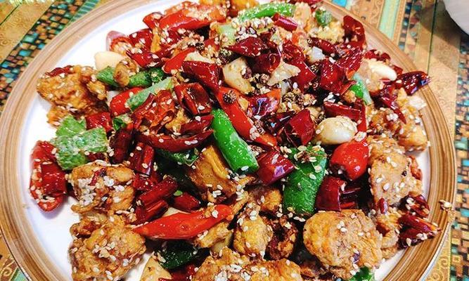 如何制作正宗的新疆小炒辣子肉（家庭厨艺也能做出美味小吃炒辣子肉的窍门和技巧）-第3张图片-美味行家