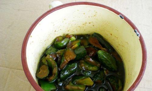 同一口味，不同风情——用相同料腌制辣椒和黄瓜-第1张图片-美味行家