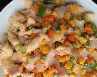 五彩爆鸡丁，营养又美味（多种蔬菜搭配，丰富味觉享受）-第3张图片-美味行家
