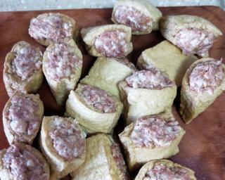 炸豆腐炒青蒜苗，营养美味又下饭（以豆腐为主材，炒出清香爽口的菜品）-第2张图片-美味行家