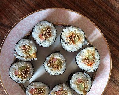 手把寿司之海苔包饭（简单易学的海苔包饭做法，让你轻松享受美味健康）-第3张图片-美味行家