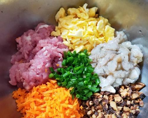 三色饺子的制作方法（用不同颜色粉制作独具特色的美食）-第3张图片-美味行家