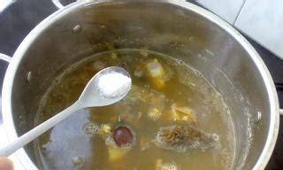 瘦身必备！松茸瘦肉汤做法大揭秘（从原材料到制作技巧，教你轻松搞定一道营养美味的减肥汤）-第3张图片-美味行家