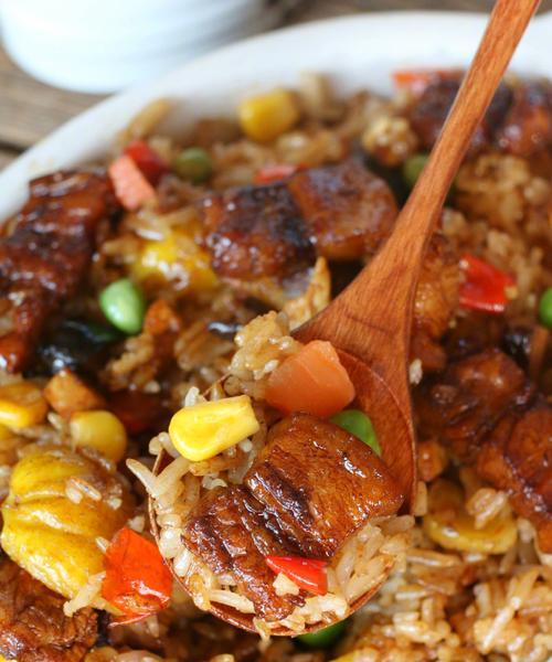美味又健康的煲仔饭制作方法（以时蔬五花肉为主材，营养又美味）-第1张图片-美味行家