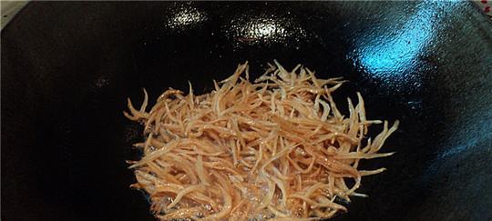 美味可口的线豆拌银鱼（一道简单易学的家常美食，让你回味无穷）-第3张图片-美味行家