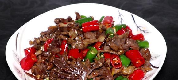 香辣鸭胗的美食之旅（一道刺激味蕾的佳肴）-第2张图片-美味行家