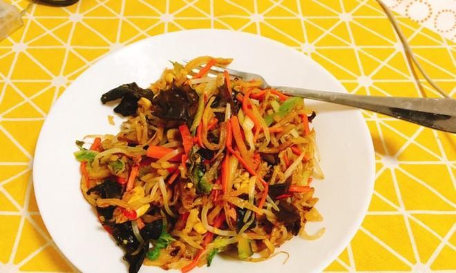 健康美味的蔬菜炒饼（清爽美味，营养丰富的素食佳肴）-第1张图片-美味行家