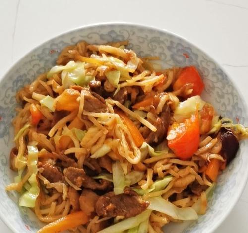 健康美味的蔬菜炒饼（清爽美味，营养丰富的素食佳肴）-第2张图片-美味行家